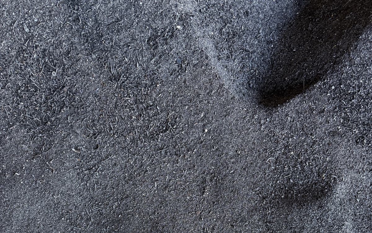 Fine grey cast iron turnings from fresh arisings with clean size fraction